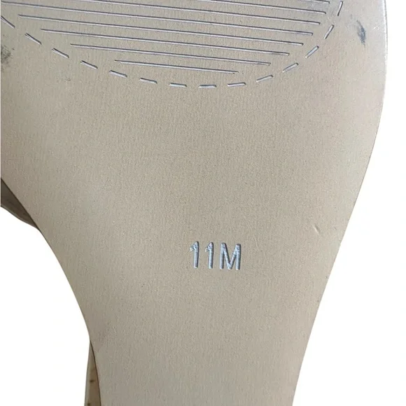 Charles By Charles David Cream Heels - Picture 7 of 7